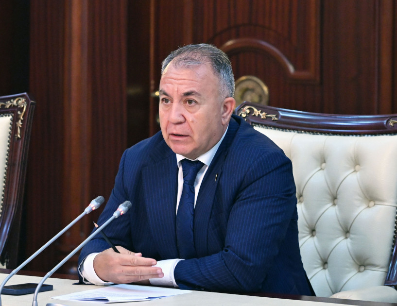 Daha iki qanun layihəsi parlamentin iclasına tövsiyə edilib<font color=red> - FOTOLAR</font>