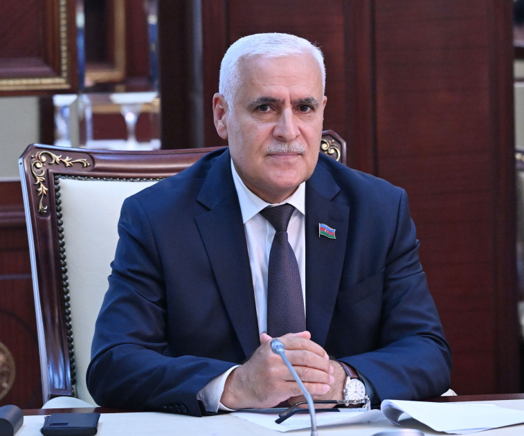 Daha iki qanun layihəsi parlamentin iclasına tövsiyə edilib<font color=red> - FOTOLAR</font>