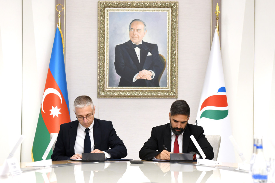 SOCAR İtaliya şirkəti ilə anlaşma memorandumu imzalayıb<font color=red> - FOTOLAR</font>
