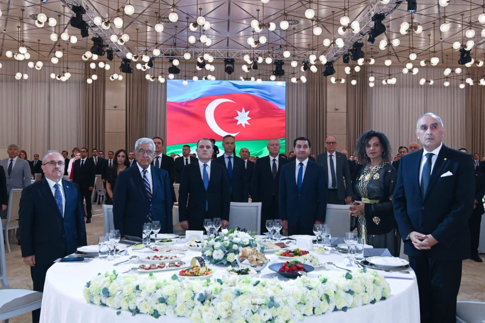 Diplomatik xidmət orqanları əməkdaşlarının peşə bayramı günü münasibətilə rəsmi qəbul təşkil edilib<font color=red> - FOTOLAR</font>