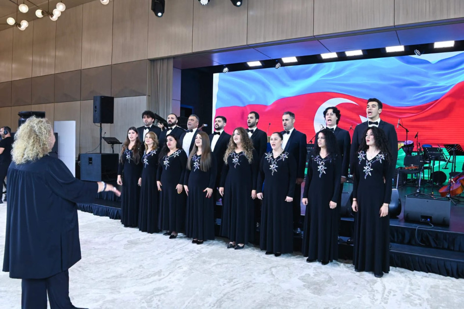 Diplomatik xidmət orqanları əməkdaşlarının peşə bayramı günü münasibətilə rəsmi qəbul təşkil edilib<font color=red> - FOTOLAR</font>