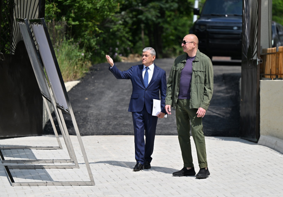 Prezident İlham Əliyev Şuşanın Kiçik Qaladərəsi kəndində görülən işlərlə tanış olub və kəndə qayıdan sakinlərlə görüşüb<font color=red> - FOTOLAR</font>