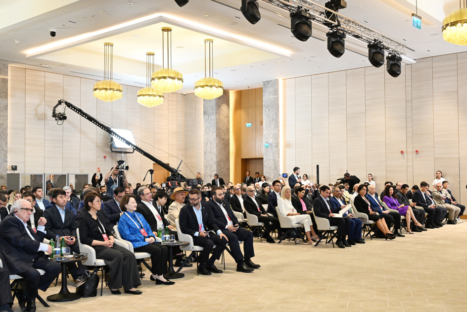 Prezident İlham Əliyev IV Şuşa Qlobal Media Forumunun açılışında iştirak edib<font color='red'> - YENİLƏNİB</font><font color=red> - FOTOLAR</font>