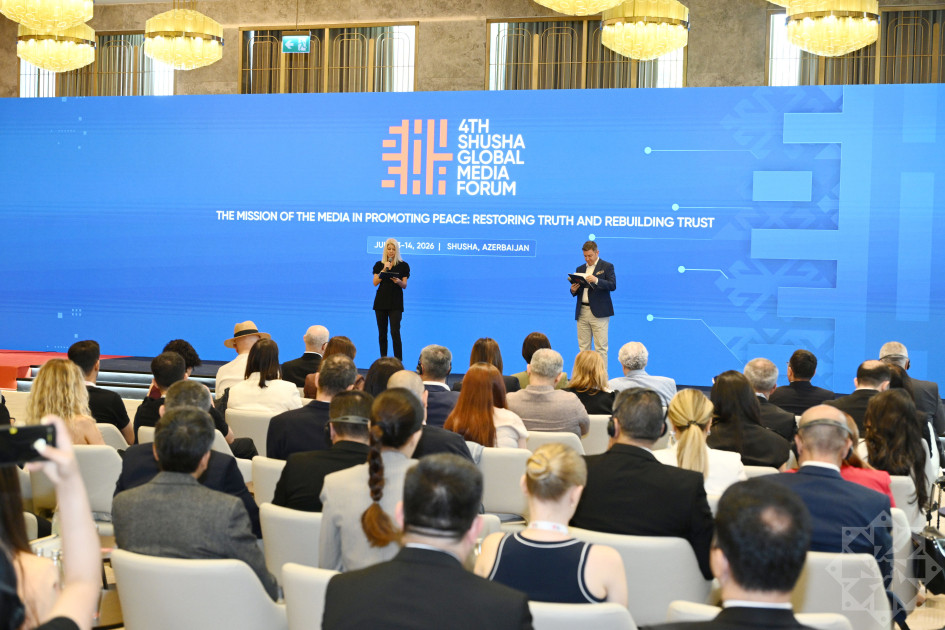 IV Şuşa Qlobal Media Forumu işini davam etdirir<font color=red> - FOTOLAR</font>