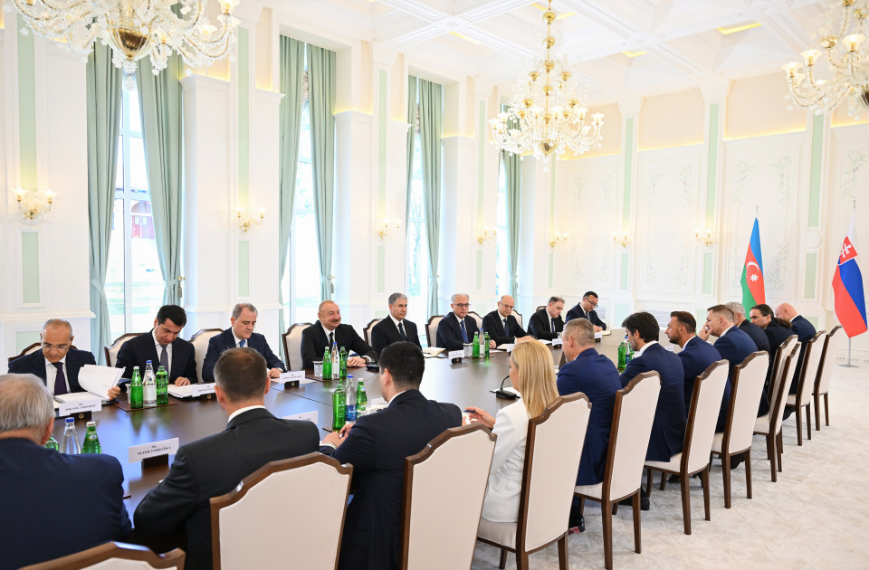 Prezident İlham Əliyevin Şuşada Slovakiya Prezidenti ilə geniş tərkibdə görüşü olub<font color='red'> - YENİLƏNİB</font><font color=red> - FOTOLAR</font>