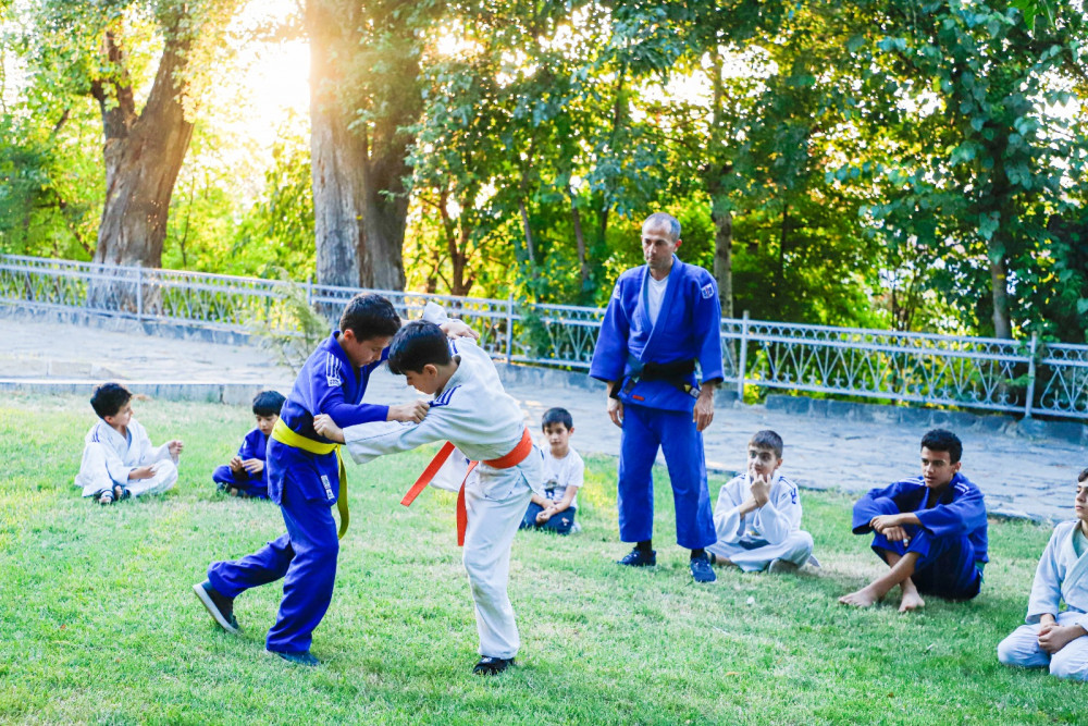 Naxçıvan şəhərində cüdoçuların açıq məşqi təşkil olunub<font color=red> - FOTOLAR</font>