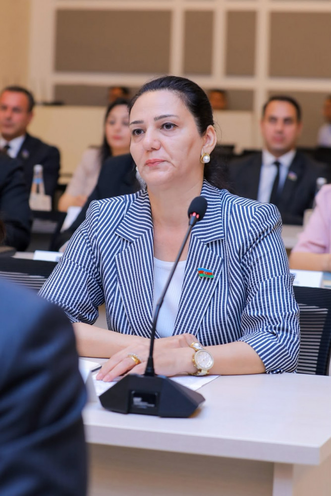 Ali Məclisin növbədənkənar sessiyası başa çatıb<font color=red> - FOTOLAR</font>