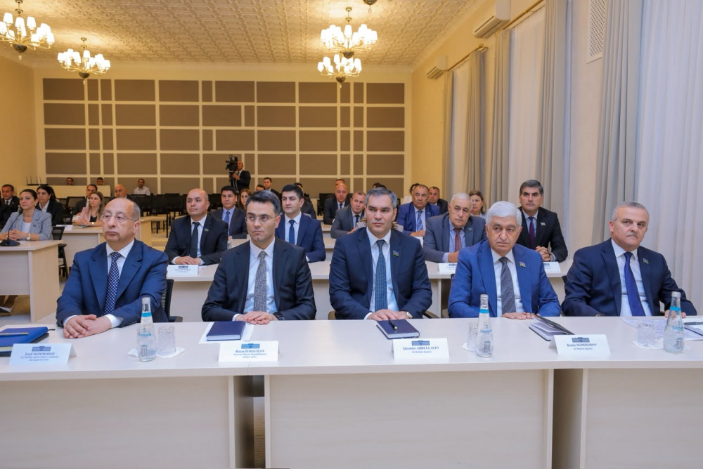 Ali Məclisin növbədənkənar sessiyası başa çatıb<font color=red> - FOTOLAR</font>