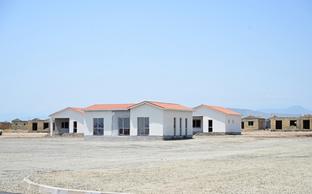 Azərbaycan və Slovakiya prezidentləri Ağdamın Baş Qərvənd kəndində görülən işlərlə tanış olublar<font color=red> - FOTOLAR</font>