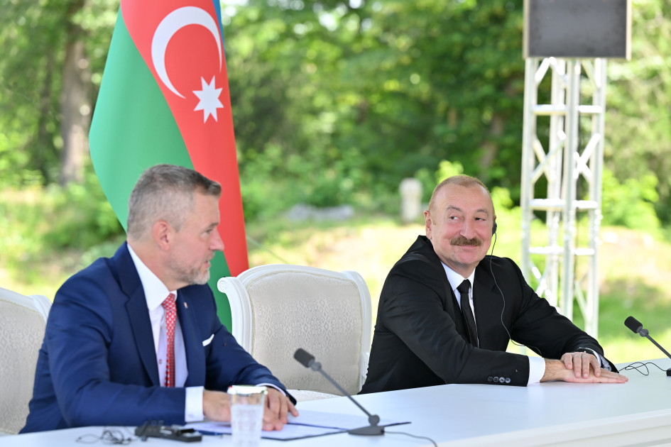 Azərbaycan və Slovakiya prezidentləri mətbuata bəyanatlarla çıxış ediblər<font color='red'> - YENİLƏNİB</font><font color=red> - FOTOLAR</font>