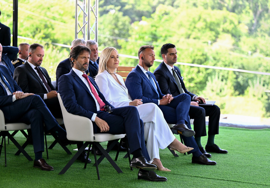 Azərbaycan və Slovakiya prezidentləri mətbuata bəyanatlarla çıxış ediblər<font color='red'> - YENİLƏNİB</font><font color=red> - FOTOLAR</font>