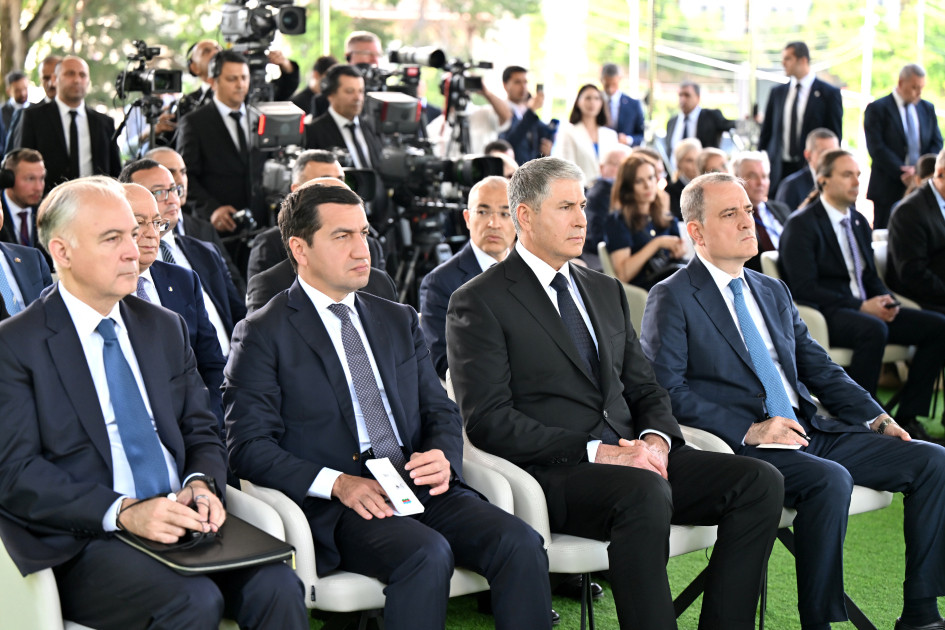 Azərbaycan və Slovakiya prezidentləri mətbuata bəyanatlarla çıxış ediblər<font color='red'> - YENİLƏNİB</font><font color=red> - FOTOLAR</font>
