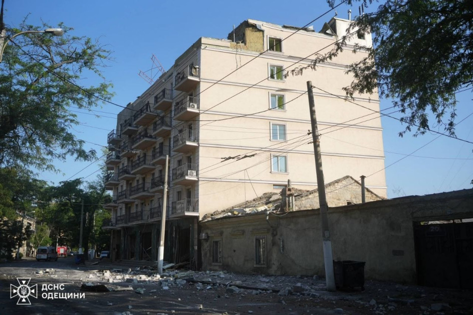 Rusiya ordusu Odessaya raket zərbəsi endirib: ölənlər və yaralananlar var<font color=red> - FOTOLAR</font>