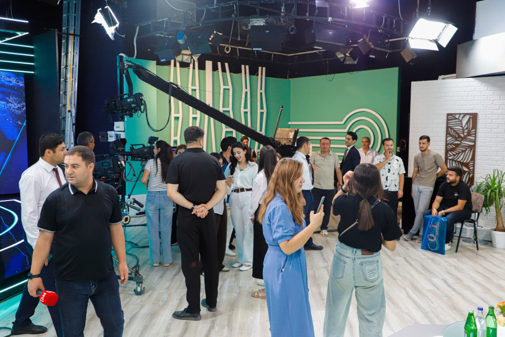 Naxçıvanda gənclərin media ilə bir günü – könüllülər Naxçıvan Teleradiosunda<font color=red> - FOTOLAR</font>