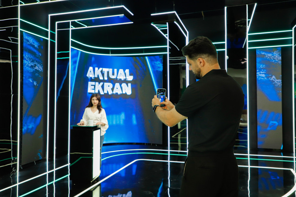 Naxçıvanda gənclərin media ilə bir günü – könüllülər Naxçıvan Teleradiosunda<font color=red> - FOTOLAR</font>