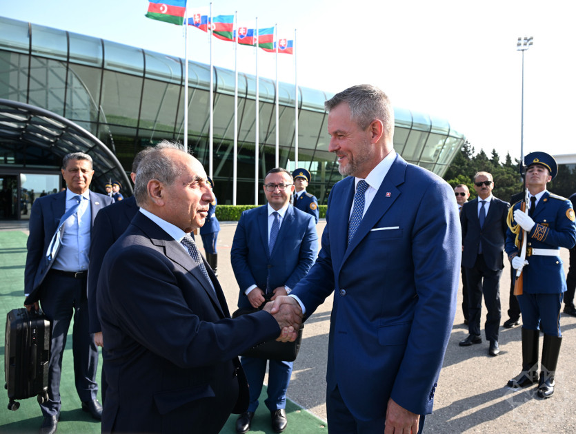 Slovakiya Prezidentinin Azərbaycana səfəri başa çatıb<font color=red> - FOTOLAR</font>