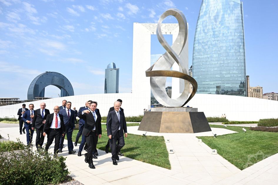 Fələstin Dövlətinin Baş naziri Bakıda Zəfər parkını ziyarət edib<font color=red> - FOTOLAR</font>