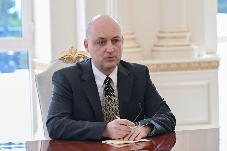 Prezident İlham Əliyev “John Deere” şirkətinin nümayəndə heyətini qəbul edib<font color=red> - FOTOLAR</font>