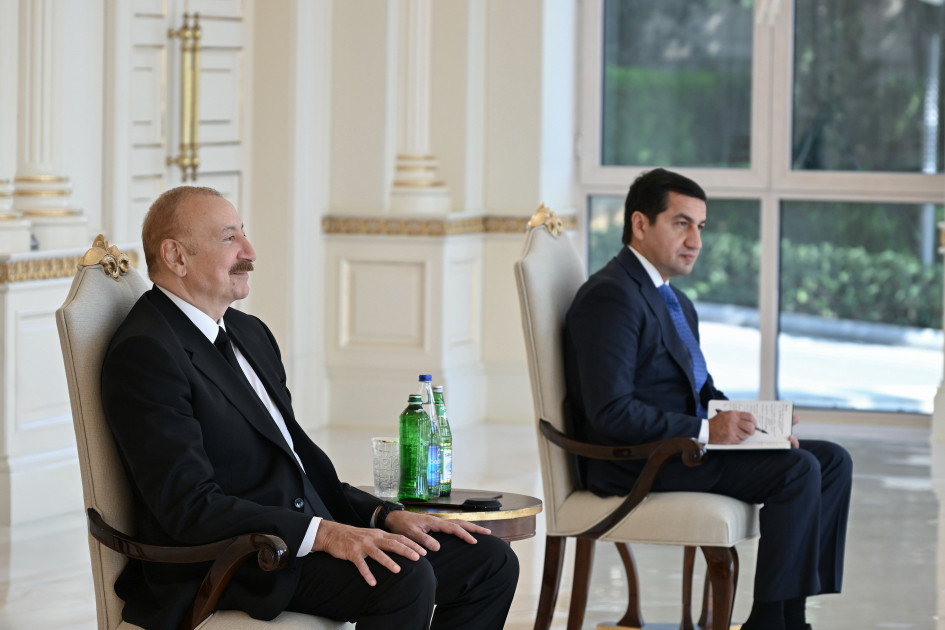 Prezident İlham Əliyev Kambocanın Azərbaycanda yeni təyin olunmuş səfirinin etimadnaməsini qəbul edib<font color=red> - FOTOLAR</font>