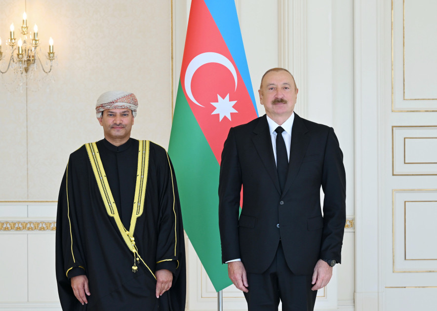Prezident İlham Əliyev Omanın Azərbaycanda yeni təyin olunmuş səfirinin etimadnaməsini qəbul edib<font color=red> - FOTOLAR</font>
