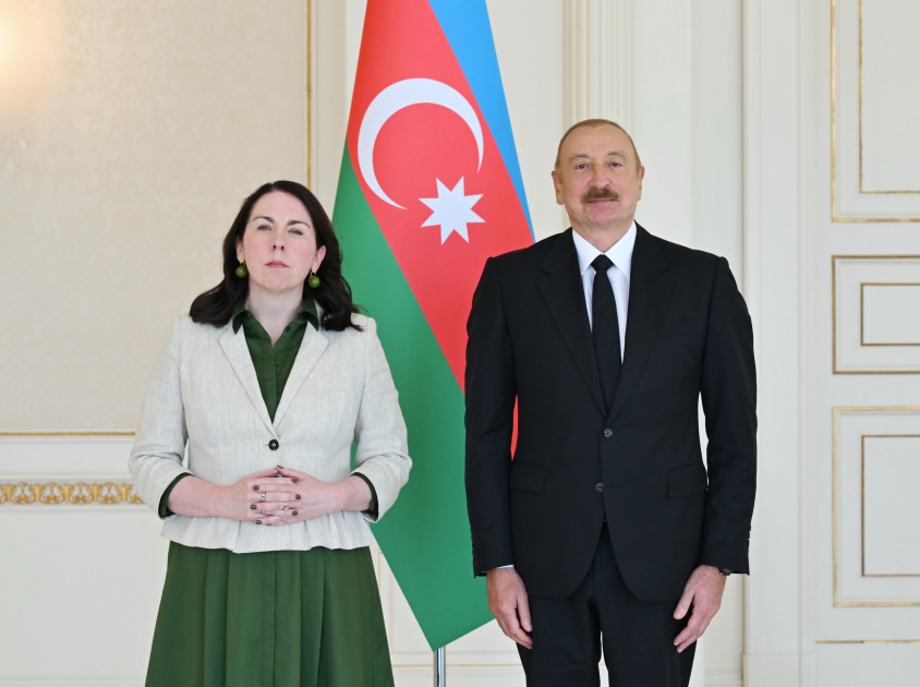 Prezident İlham Əliyev İrlandiyanın Azərbaycanda yeni təyin olunmuş səfirinin etimadnaməsini qəbul edib<font color=red> - FOTOLAR</font>