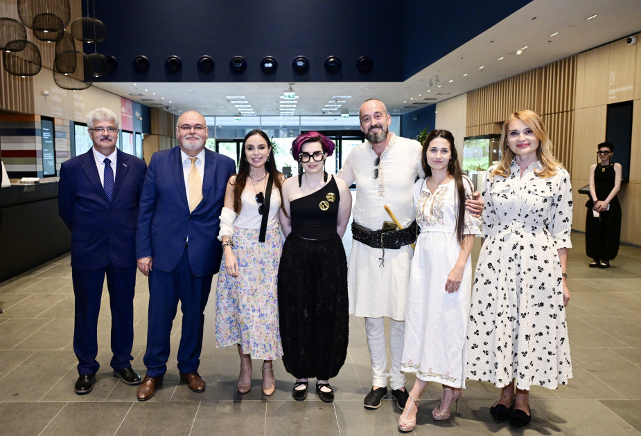 Leyla Əliyeva Budapeştdə “Azərbaycan xalçaları – ənənədən müasir incəsənətə” sərgisinin təqdimatında iştirak edib<font color=red> - FOTOLAR</font>