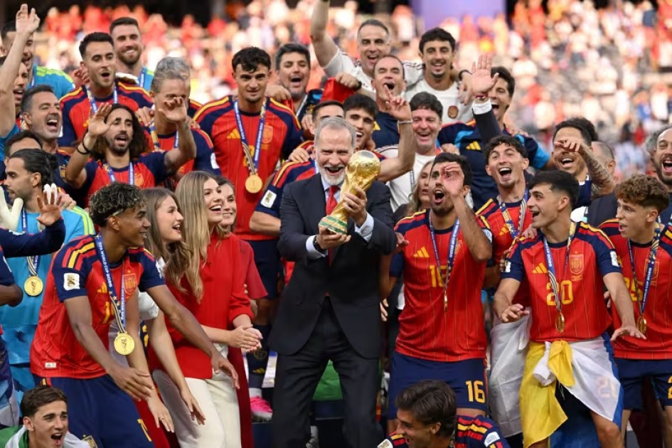 İspaniya millisinə qızıl medallar və dünya kuboku təqdim olunub<font color=red> - FOTOLAR</font>