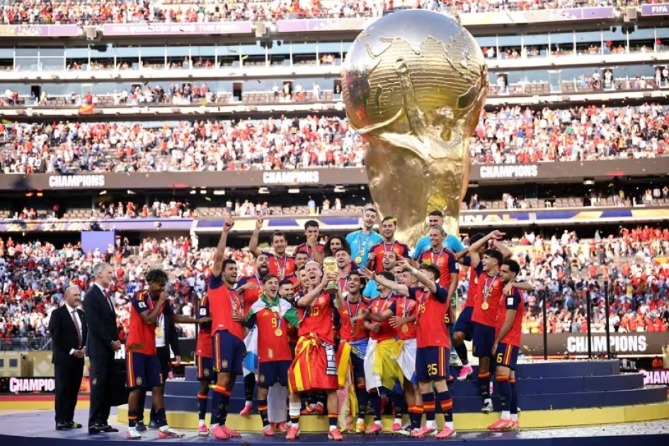 İspaniya millisinə qızıl medallar və dünya kuboku təqdim olunub<font color=red> - FOTOLAR</font>