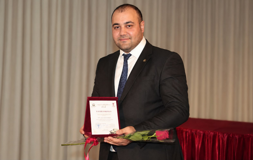 Naxçıvan Dövlət Kukla Teatrının direktoru Səyyad Məmmədov Fəxri fərmanla təltif olunub<font color=red> - FOTOLAR</font>
