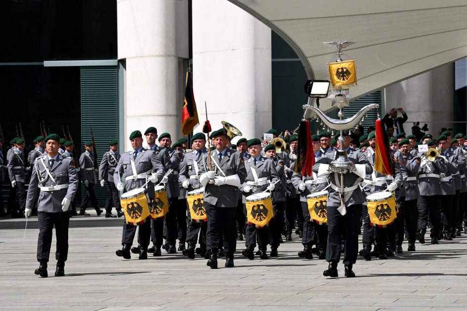 Prezident İlham Əliyevin Berlində rəsmi qarşılanma mərasimi keçirilib<font color=red> - FOTOLAR</font>