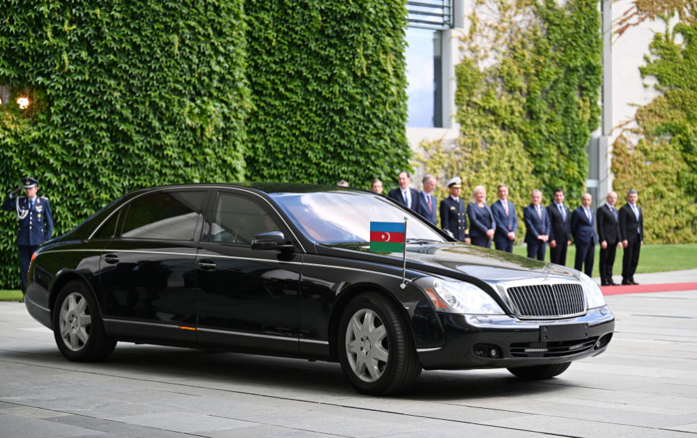 Prezident İlham Əliyevin Berlində rəsmi qarşılanma mərasimi keçirilib<font color=red> - FOTOLAR</font>