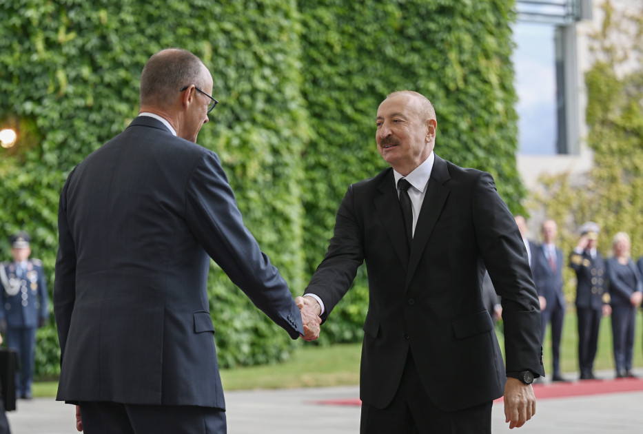 Prezident İlham Əliyevin Berlində rəsmi qarşılanma mərasimi keçirilib<font color=red> - FOTOLAR</font>