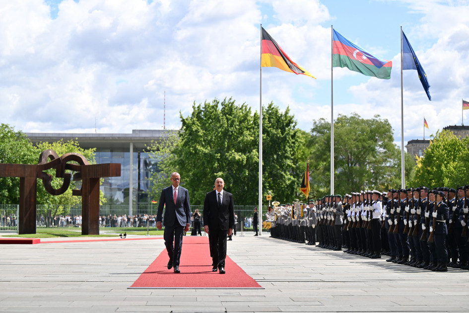 Prezident İlham Əliyevin Berlində rəsmi qarşılanma mərasimi keçirilib<font color=red> - FOTOLAR</font>