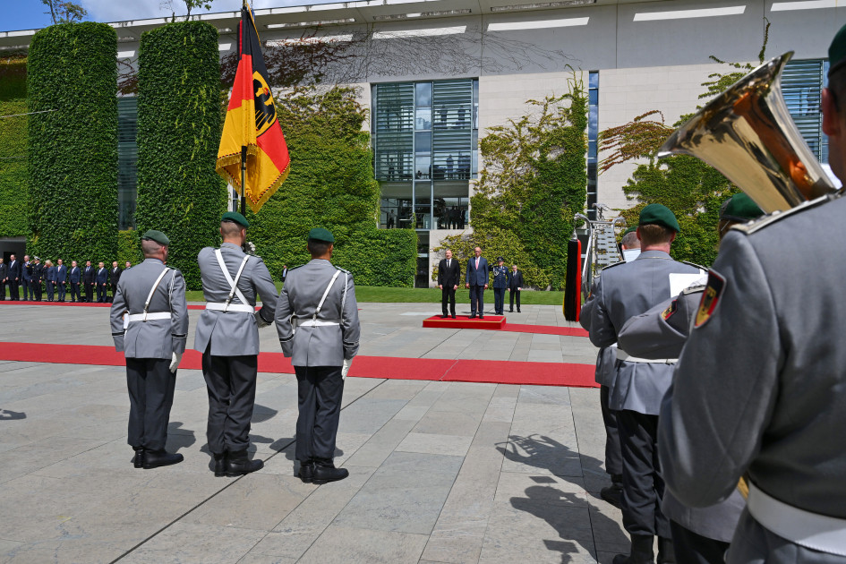 Prezident İlham Əliyevin Berlində rəsmi qarşılanma mərasimi keçirilib<font color=red> - FOTOLAR</font>
