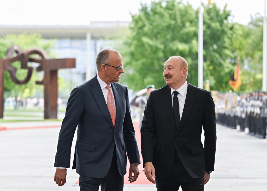 Prezident İlham Əliyevin Berlində rəsmi qarşılanma mərasimi keçirilib<font color=red> - FOTOLAR</font>