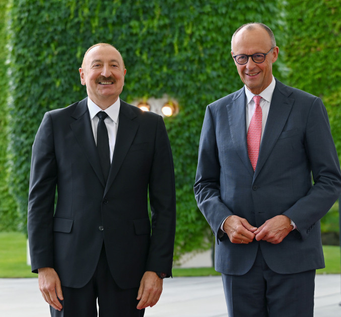 Prezident İlham Əliyevin Berlində rəsmi qarşılanma mərasimi keçirilib<font color=red> - FOTOLAR</font>