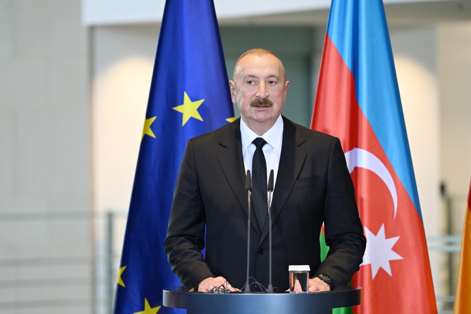 Prezident İlham Əliyev və Federal Kansler Fridrix Merts mətbuata bəyanatlarla çıxış ediblər<font color='red'> - YENİLƏNİB</font><font color=red> - FOTOLAR</font>