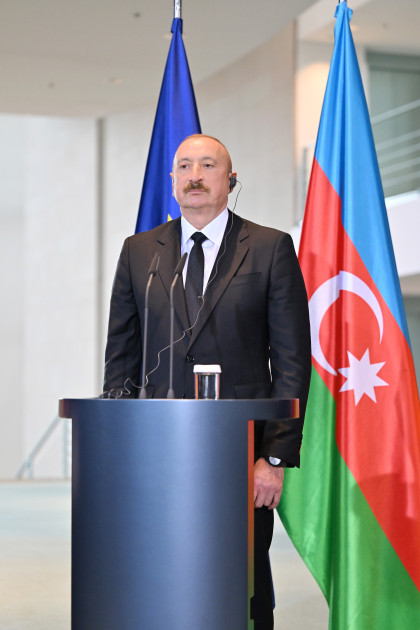 Prezident İlham Əliyev və Federal Kansler Fridrix Merts mətbuata bəyanatlarla çıxış ediblər<font color='red'> - YENİLƏNİB</font><font color=red> - FOTOLAR</font>