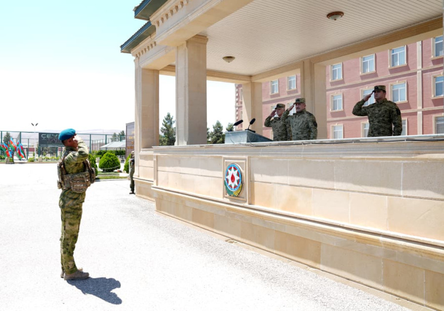 “Çevikçi” kursunu bitirmiş hərbi qulluqçulara beretlər təqdim olunub<font color=red> - FOTOLAR</font>
