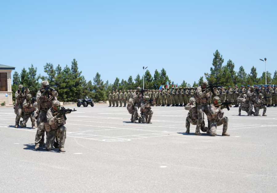 “Çevikçi” kursunu bitirmiş hərbi qulluqçulara beretlər təqdim olunub<font color=red> - FOTOLAR</font>