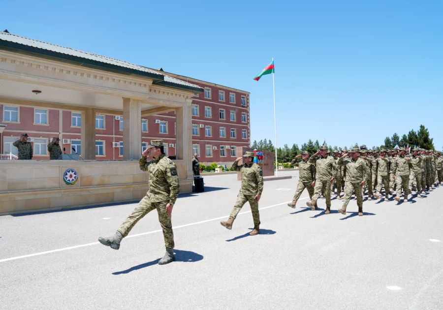 “Çevikçi” kursunu bitirmiş hərbi qulluqçulara beretlər təqdim olunub<font color=red> - FOTOLAR</font>