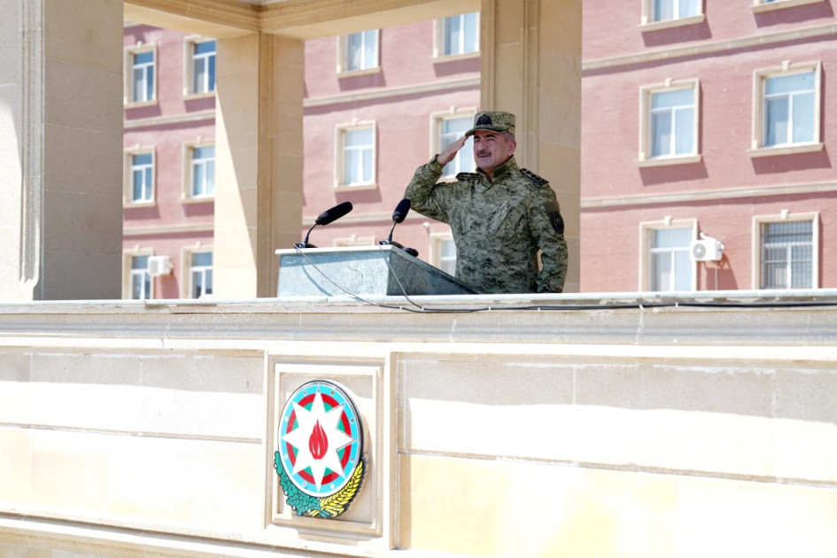 “Çevikçi” kursunu bitirmiş hərbi qulluqçulara beretlər təqdim olunub<font color=red> - FOTOLAR</font>