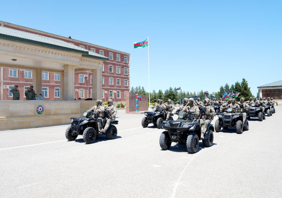 “Çevikçi” kursunu bitirmiş hərbi qulluqçulara beretlər təqdim olunub<font color=red> - FOTOLAR</font>