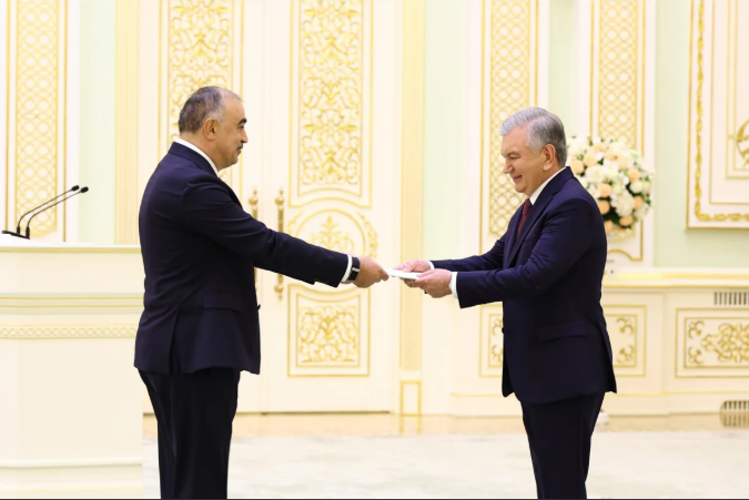 Rəşad Məmmədov etimadnaməsini Şavkat Mirziyoyevə təqdim edib<font color=red> - FOTOLAR</font>