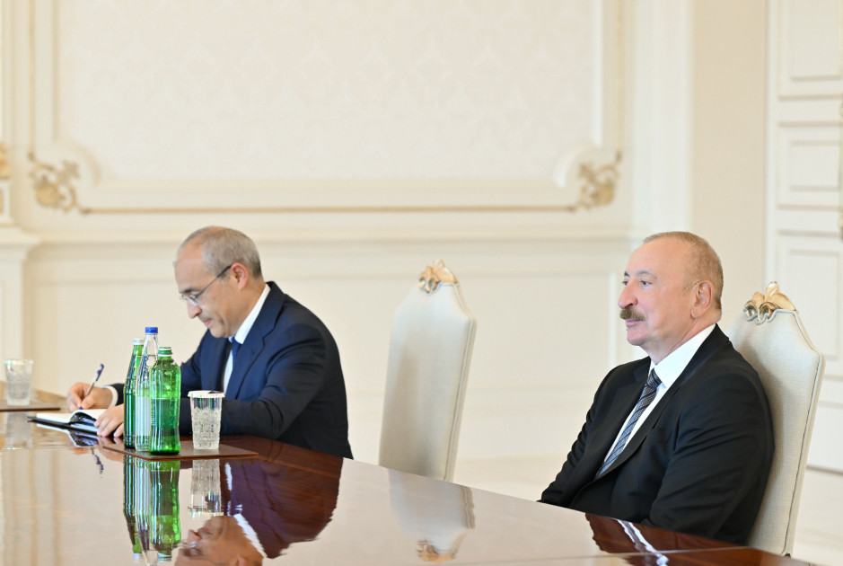 Prezident İlham Əliyev Dünya Güləş Birliyinin prezidentini qəbul edib<font color=red> - FOTOLAR</font>