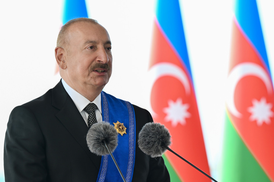 Azərbaycan və Qırğızıstan prezidentləri mətbuata bəyanatlarla çıxış ediblər<font color='red'> - YENİLƏNİB</font><font color=red> - FOTOLAR</font>
