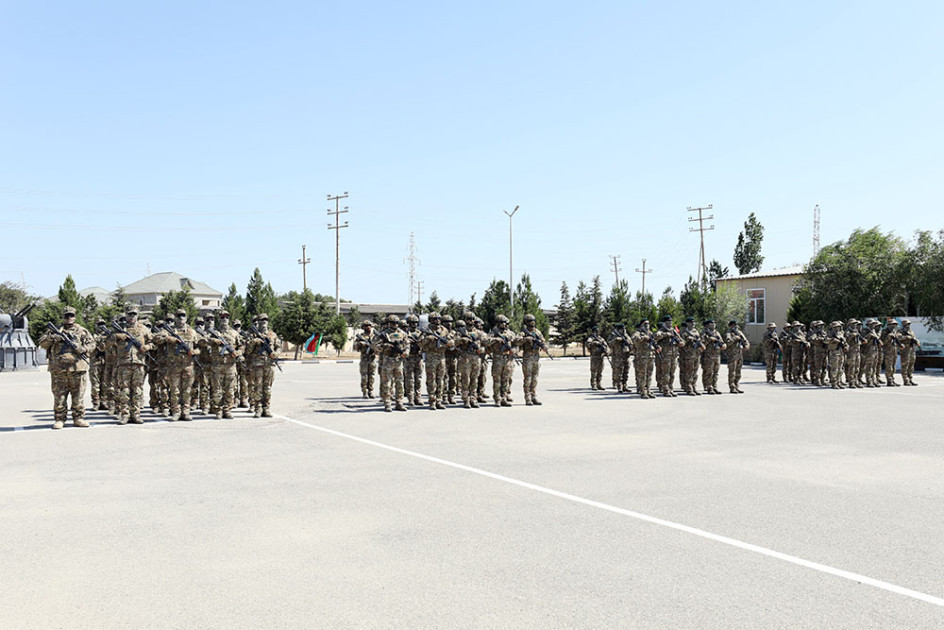“Partlayıcı döyüş sursatlarının zərərsizləşdirilməsi kursu”nu başa vuran məzunlara sertifikatlar təqdim olunub<font color=red> - FOTOLAR</font>