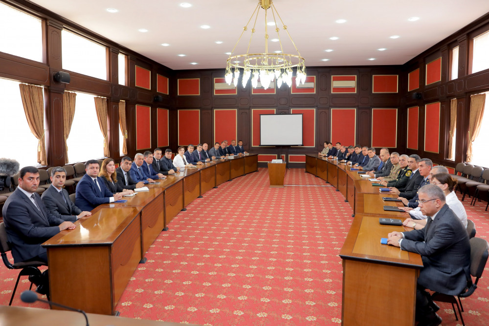 Naxçıvan şəhərinə, Ordubad və Culfa rayonlarına yeni təyin olunmuş icra hakimiyyəti başçıları kollektivlərə təqdim ediliblər<font color=red> - FOTOLAR</font>