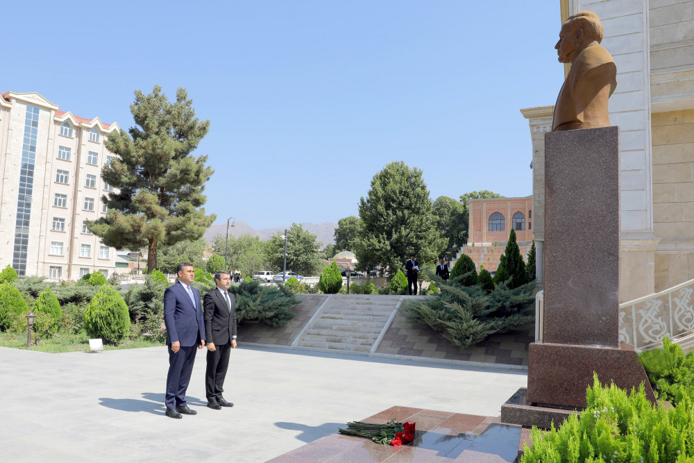 Naxçıvan şəhərinə, Ordubad və Culfa rayonlarına yeni təyin olunmuş icra hakimiyyəti başçıları kollektivlərə təqdim ediliblər<font color=red> - FOTOLAR</font>
