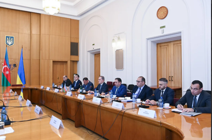 Azərbaycan və Ukrayna XİN başçıları arasında geniş tərkibdə görüş olub<font color=red> - FOTOLAR</font>